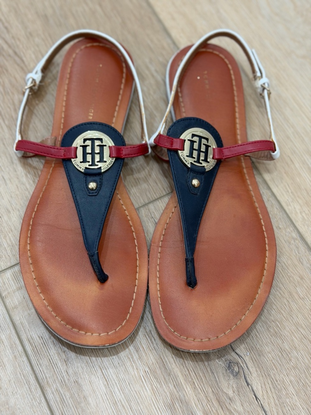 Tommy Hilfiger Red, Navy & Tan Leather Logo T-Strap Sandals